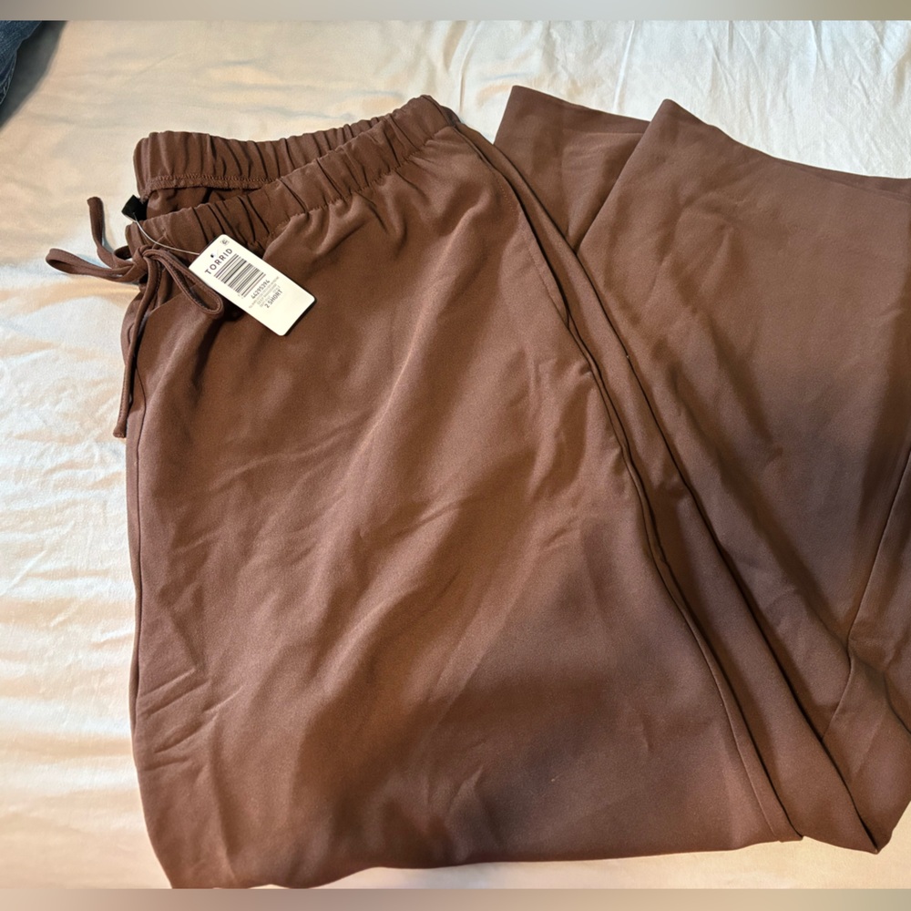 Torrid wide leg size 2 short dark brown/cinnamon color